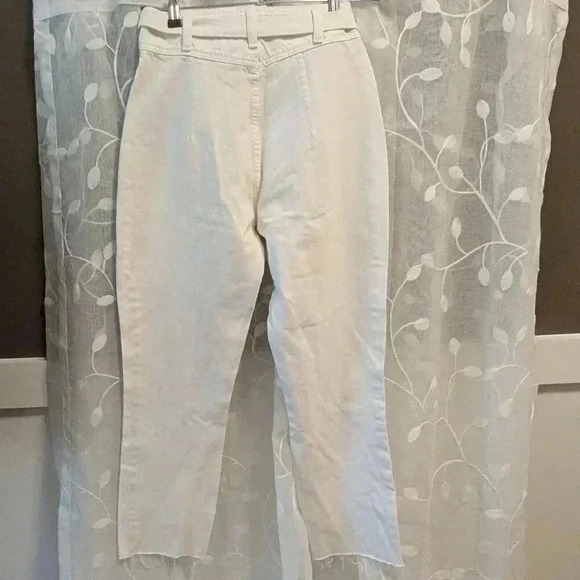 NWT Abercrombie and Fitch Mom Jeans White Size 0 Short - Picture 3 of 6